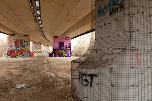 Différentes pile de pont  - Graph’mur sous un pont photographié par Norbert Pousseur ©
