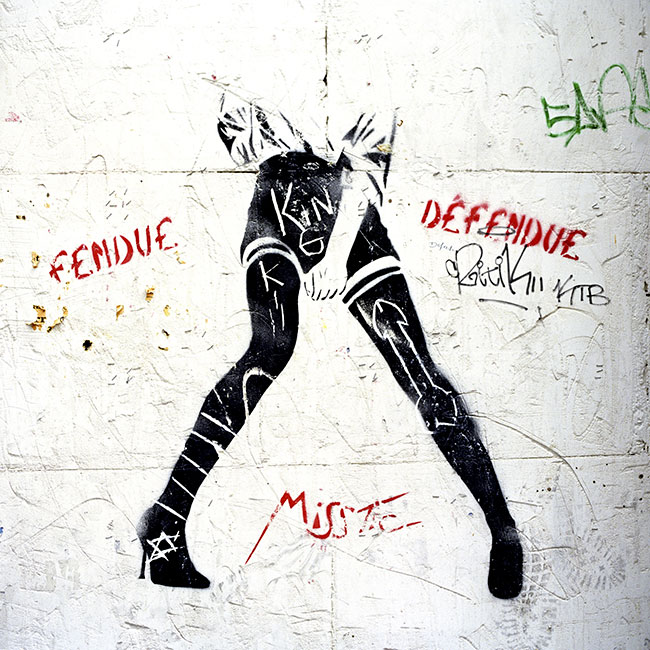 Fendue - Défendue - un graph'mur ou street art de Miss Tic, photographié par © Norbert Pousseur