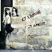 Vignette : Et l'Amour  Mon Amour - un graph'mur ou street art de Miss Tic, photographié par © Norbert Pousseur