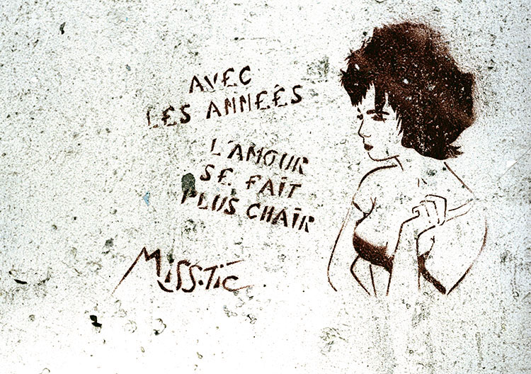 Avec les années l'amour se fait plus chair - un graph'mur ou street art de Miss Tic, photographié par © Norbert Pousseur