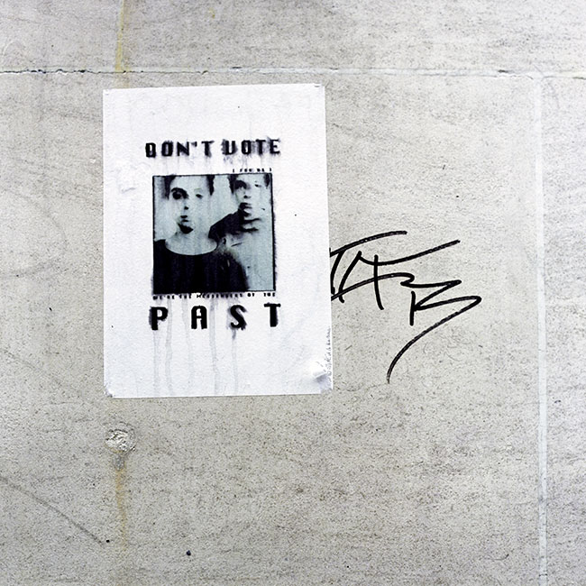 Dont vote - un graph'mur ou street art photographié par © Norbert Pousseur