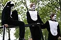 Jeunes filles grimmées juchée sur un quad  Yamaha du groupe publicitaire Malengier - Kattenstoet 2006 - fête des chats - Ieper - Ypres - © Norbert Pousseur