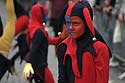 Fou du roi, noir et rouge - Kattenstoet 2006 - fête des chats - Ieper - Ypres - © Norbert Pousseur