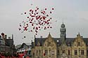 Laché de ballons pour le jugement de la sorcière - Kattenstoet 2006 - fête des chats - Ieper - Ypres - © Norbert Pousseur