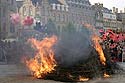 Mise à feu du bûcher - Kattenstoet 2006 - fête des chats - Ieper - Ypres - © Norbert Pousseur