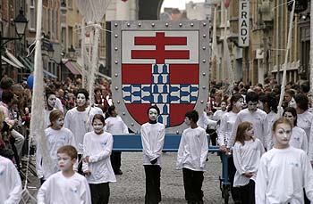 le drapeau d'Ypres - Kattenstoet 2006 - fête des chats - Ieper - Ypres - © Norbert Pousseur