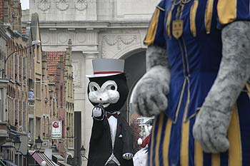 Le manequin géant du roi chat - Kattenstoet 2006 - fête des chats - Ieper - Ypres - © Norbert Pousseur