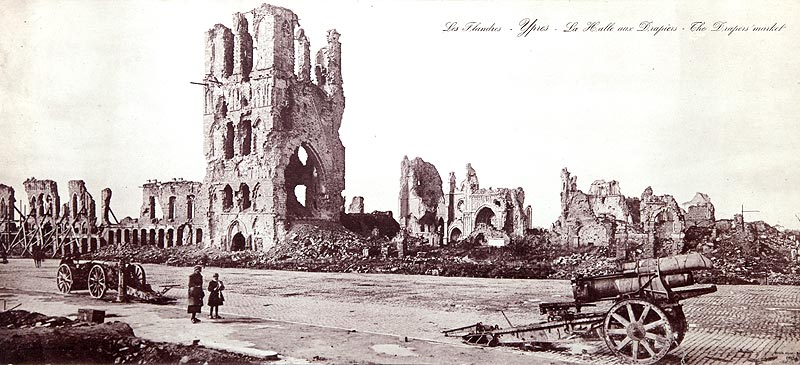 Les ruines de de la Halle aux drapiers - Photographie Maurice Tesson - reproduction Norbert Pousseur
