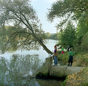 Enfants sur sentier de La Marne à Lagny - © Norbert Pousseur