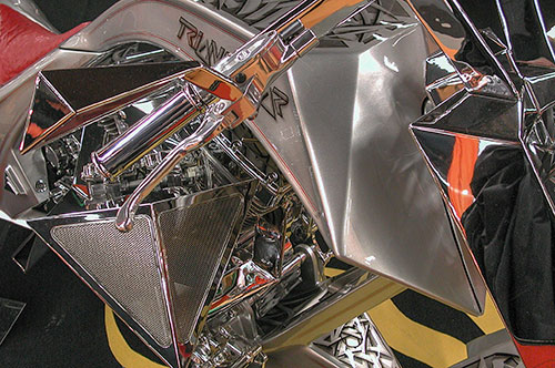 Harley-Davidson ' Twin cam - 2002 - Triangular ' - © Norbert Pousseur