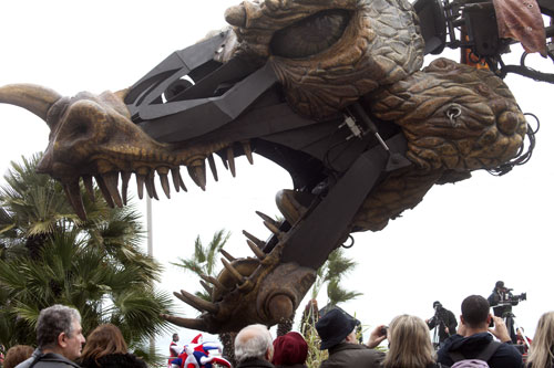 Head of mechanical dragon - © Norbert Pousseur