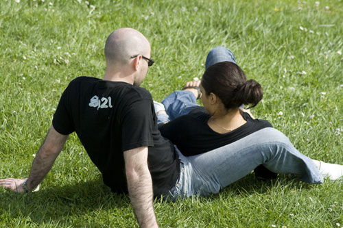 Discussing couple - © Norbert Pousseur