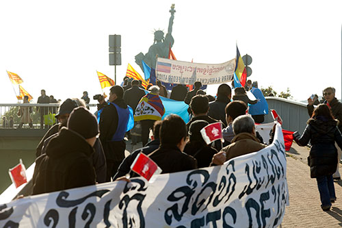 Demonstration in front of the Freedom - © Norbert Pousseur