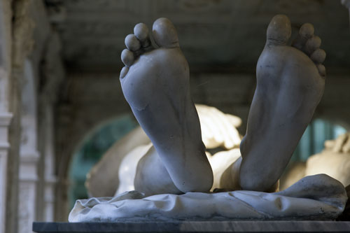 Feet of king of France, Louis XII - © Norbert Pousseur