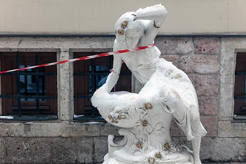 Statue of decoration on the pavement of Riga - © Norbert Pousseur