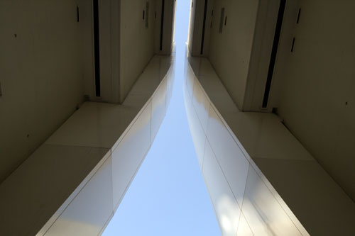 Buildings bent in the sky - © Norbert Pousseur