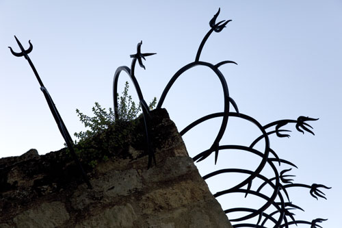 Défenses de mur en fer forgé - © Norbert Pousseur