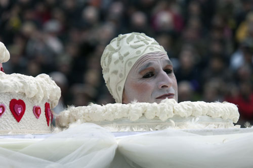 Tête coupée en gâteau - © Norbert Pousseur