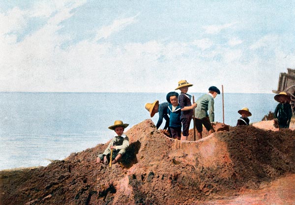 Photo de Négrier - enfants sur la plage - reproduction © Norbert Pousseur