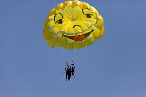 Suspendus dans les airs - © Norbert Pousseur