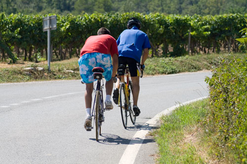 Cycliste en bermuda - © Norbert Pousseur