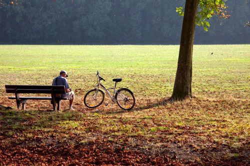 Cycliste assis - © Norbert Pousseur