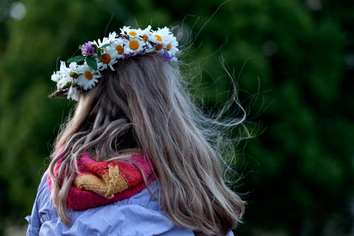 Girl in marguerites - © Norbert Pousseur