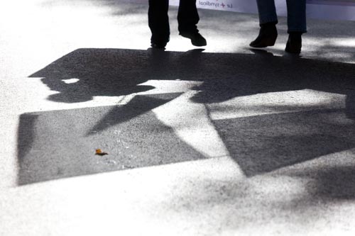 Ombre de drapeaux - © Norbert Pousseur