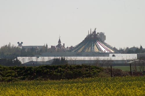 Disneyland in the landscape - © Norbert Pousseur