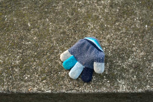 Child's small glove - © Norbert Pousseur