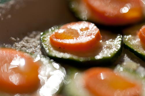 Seasoning in the olive oil - © Norbert Pousseur