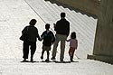 Famille descendant vers la Seine - © Norbert Pousseur