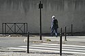 Passante s'éloignant des quais - © Norbert Pousseur