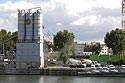 Silos pour ciment sur les quais - © Norbert Pousseur