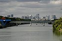 La Seine vers la Défense, du pont de St Ouen - © Norbert Pousseur