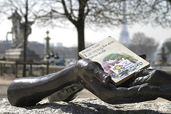 L'offrande à la lecture - © Norbert Pousseur