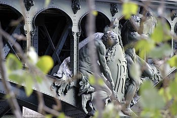 Les Forgerons du pont de Bir-Hakeim - ponts sur Seine - © Norbert Pousseur