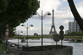 Accès au quai de Seine - ponts sur Seine - © Norbert Pousseur