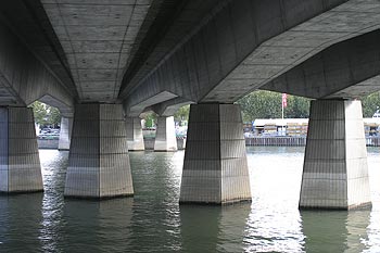 Les arches du pont du périphérique - ponts sur Seine - © Norbert Pousseur
