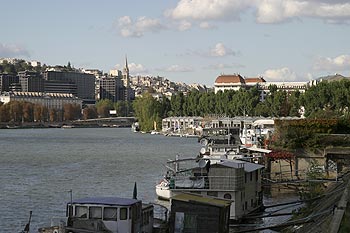Quai à péniches - ponts sur Seine - © Norbert Pousseur