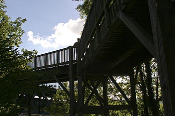 Accès à la passerelle de l'Avre - ponts sur Seine - © Norbert Pousseur