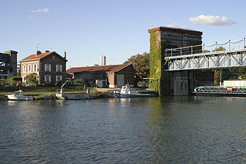 Passerelle d'accès au barrage de Suresnes - ponts sur Seine - © Norbert Pousseur