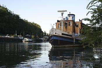 Péniche d'habitation - ponts sur Seine - © Norbert Pousseur