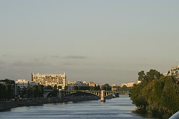 Soleil couchant vers le pont de Levallois - ponts sur Seine - © Norbert Pousseur