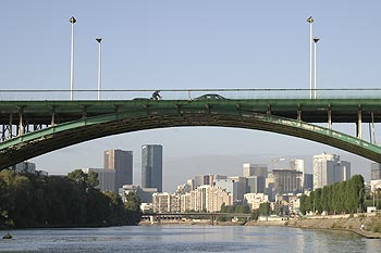 Le pont de Levallois enjambant le Seine - ponts sur Seine - © Norbert Pousseur