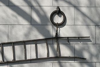 échelle et anneau pour péniche - vues figées - © Norbert Pousseur