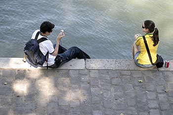 Photographie à deux au bord de l'eau - couples - © Norbert Pousseur