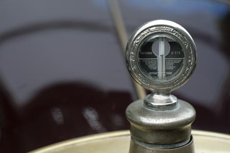 Bouchon de radiateur de Citroen - voiture ancienne - © Norbert Pousseur