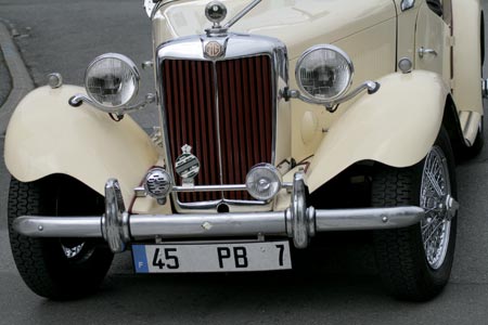 Avant de berline MG - voiture ancienne - © Norbert Pousseur