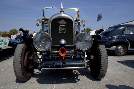 Face d'ancienne Delahaye rénovée - voiture ancienne - © Norbert Pousseur